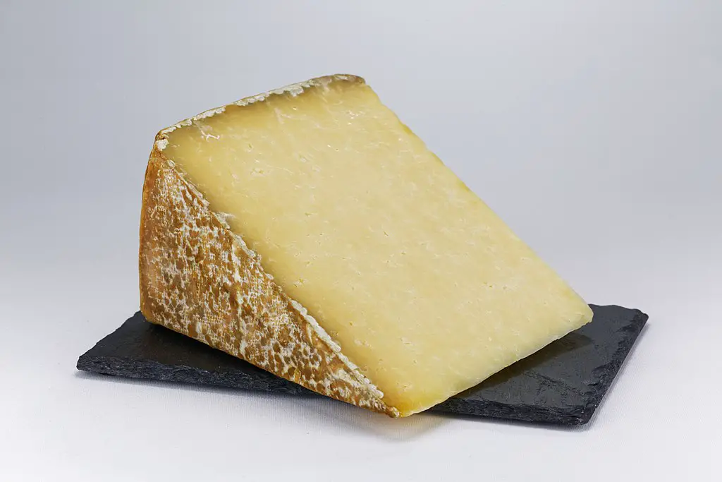 Le cantal, fromage d'auvergne AOP